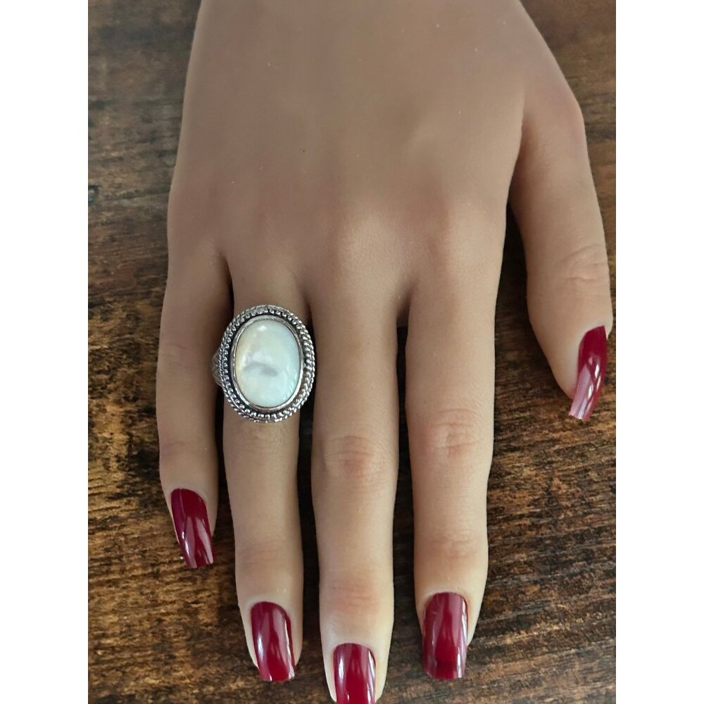 White Stone Ring - Picture 4 of 5
